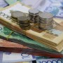 Доллар в обменниках Казахстана продают до 467 тенге