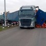 Грузовик с 23 тоннами лука столкнулся с локомотивом в Акмолинской области