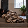 Ребенок уснул в подъезде в Актау: что выяснили после проверки семьи