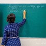 Президент поручил снизить нагрузку на учителей и защитить их от давления
